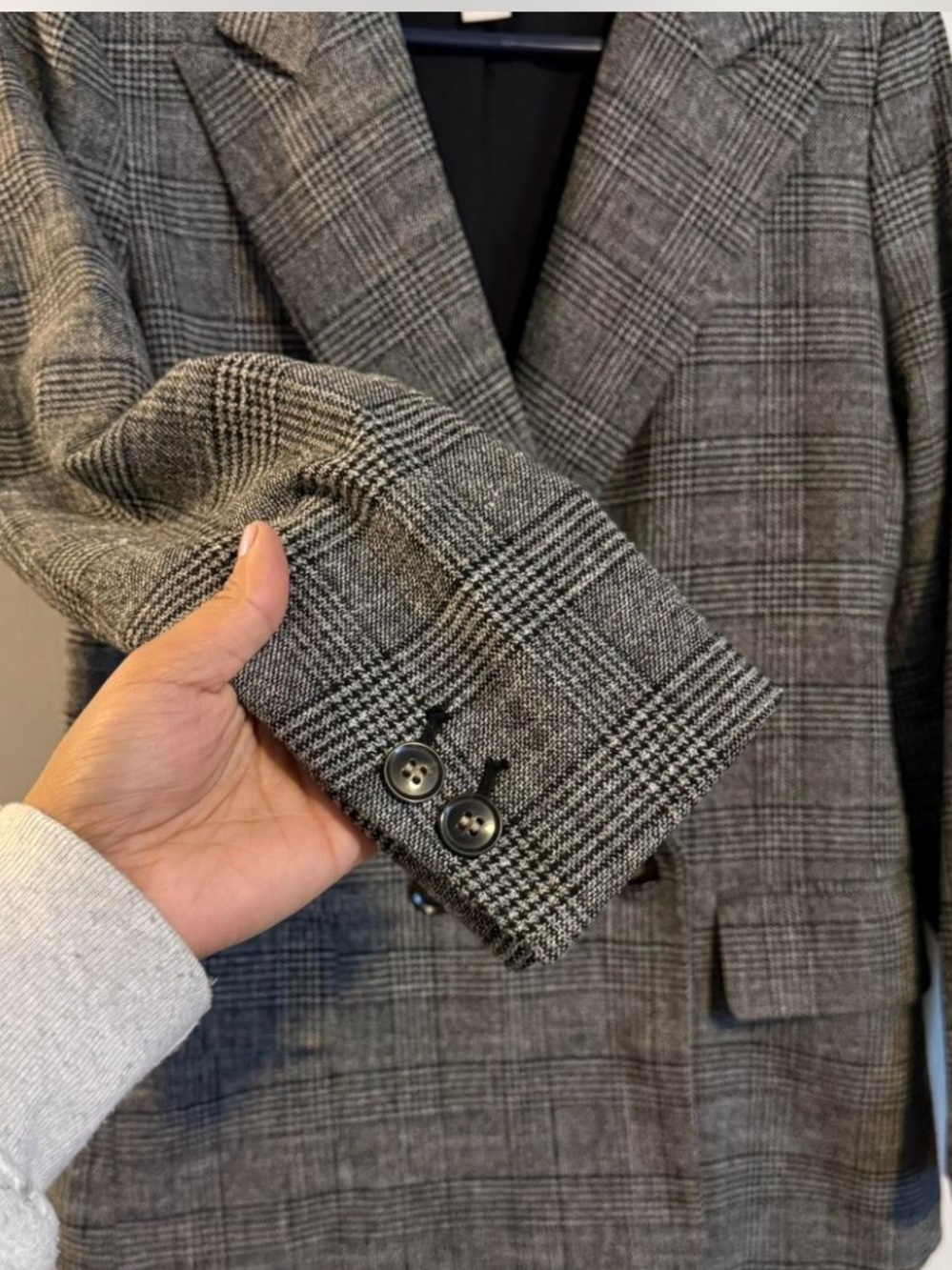 H&M gray and black plaid heavyweight double breasted blazer size 6 - Picture 6 of 6